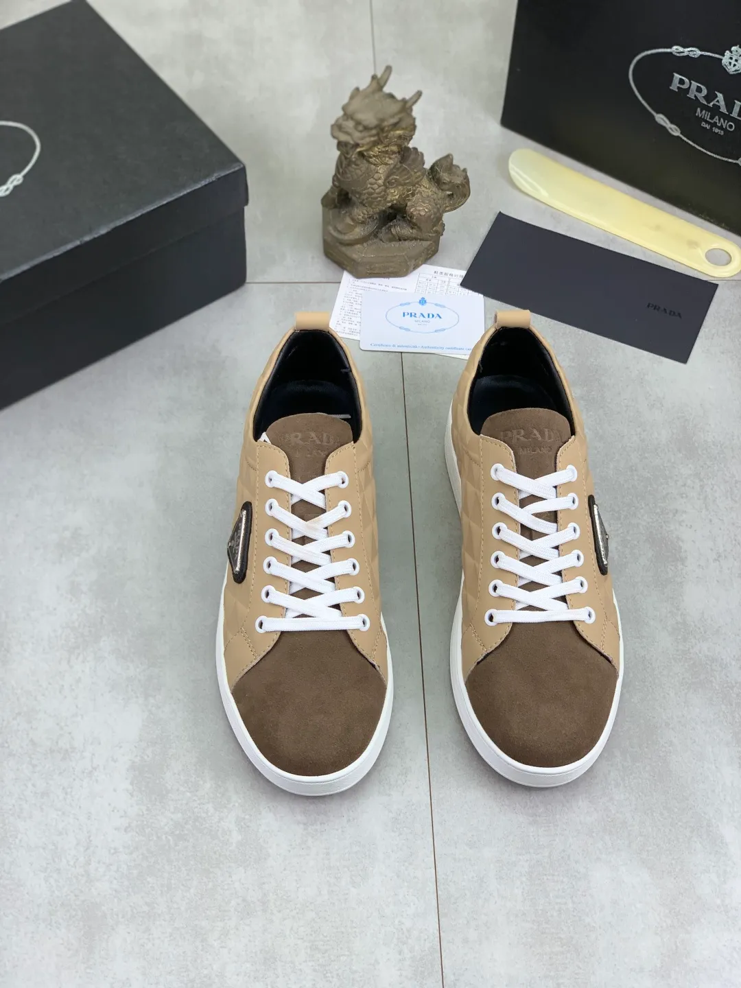 Men's Men's Shoes💰P420💰[New Style] The latest classic model of high-quality PRADA breathable and comfortable men's shoes has been launched on the official website, 1:1 replica, synchronized in Hong Kong, and on the same catwalk; all made of calfskin with breathable mesh fabric ➕Imported soft Soft and comfortable sheepskin lining, 🍡🍡original rubber outsole is non-slip and wear-resistant; comfortable to wear, attractive style, fine workmanship, and simple and neat shoe last, showing a man's courage and toughness, 👍Size: 39-44 2️⃣Color🉑️Choose